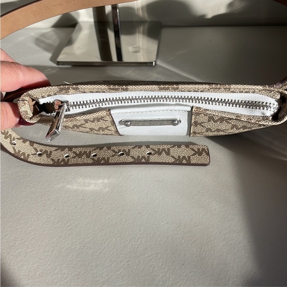 NWT Michael Kors Belt Bag - Picture 5 of 6